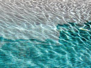 La piscine, le mur 2