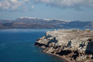 La caldeira depuis la presqu'il sud de Santorin/The caldera from the southern peninsula of Santorini