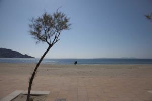 Plage avant le tourbillon de la saison estivale